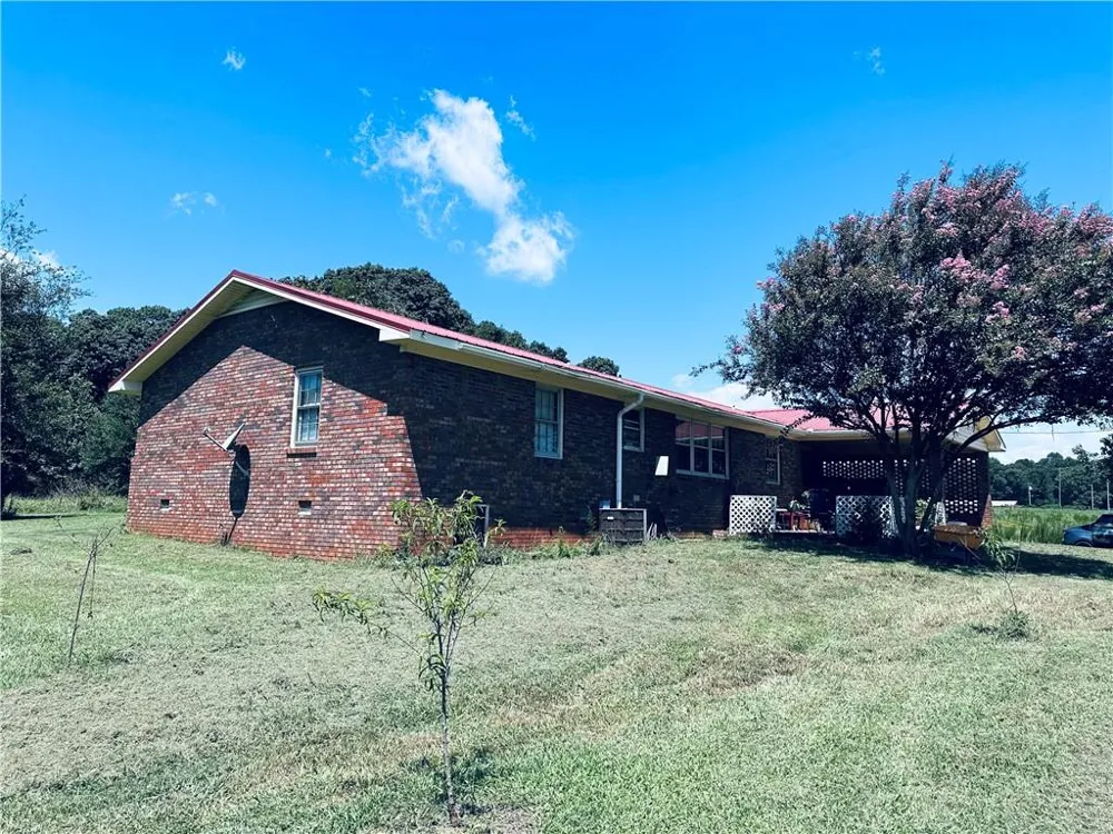 4308 Athens Road Carnesville, GA 30521
