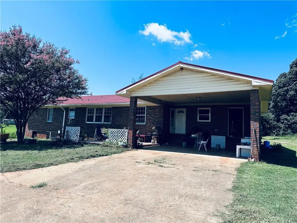 4308 Athens Road Carnesville, GA 30521