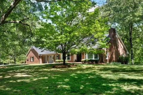 311 Herring Road NE
