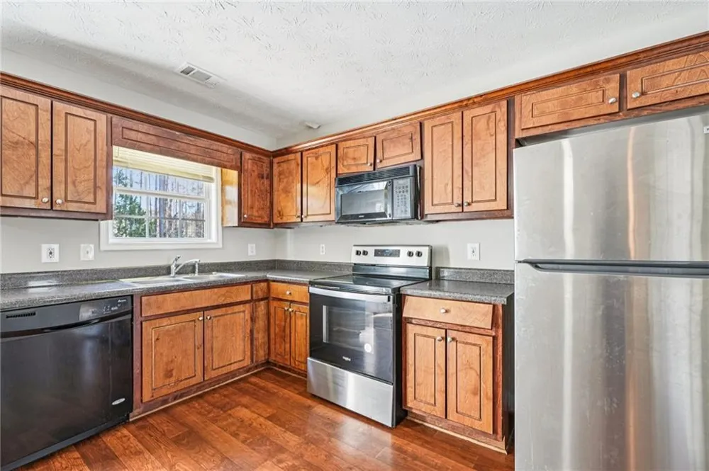 141 Longstreet Circle Oxford, GA 30054