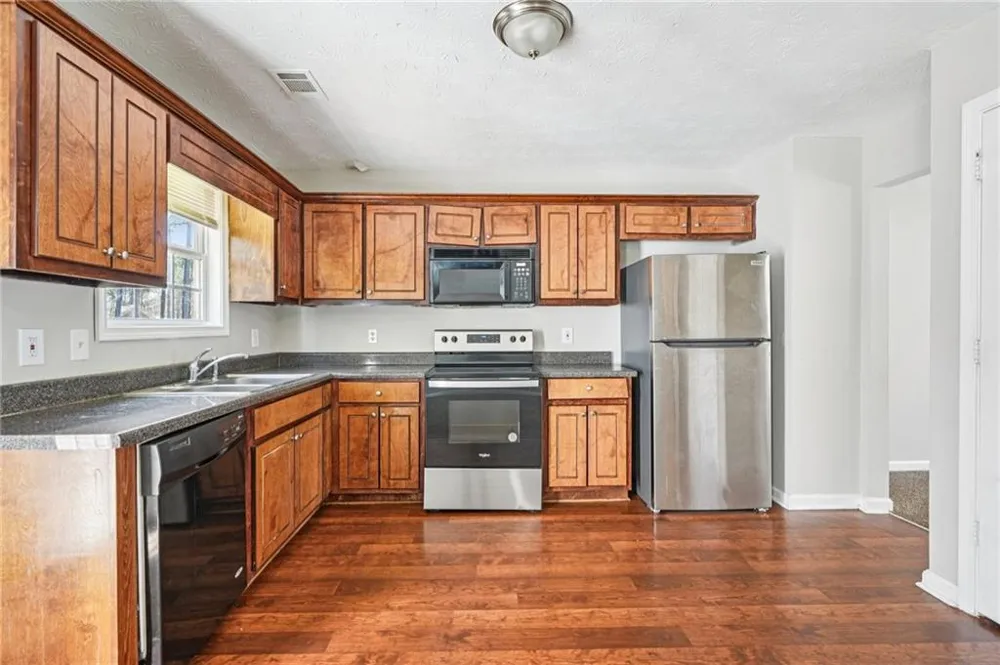 141 Longstreet Circle Oxford, GA 30054