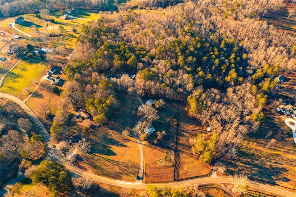 873 Long Road Ball Ground, GA 30107