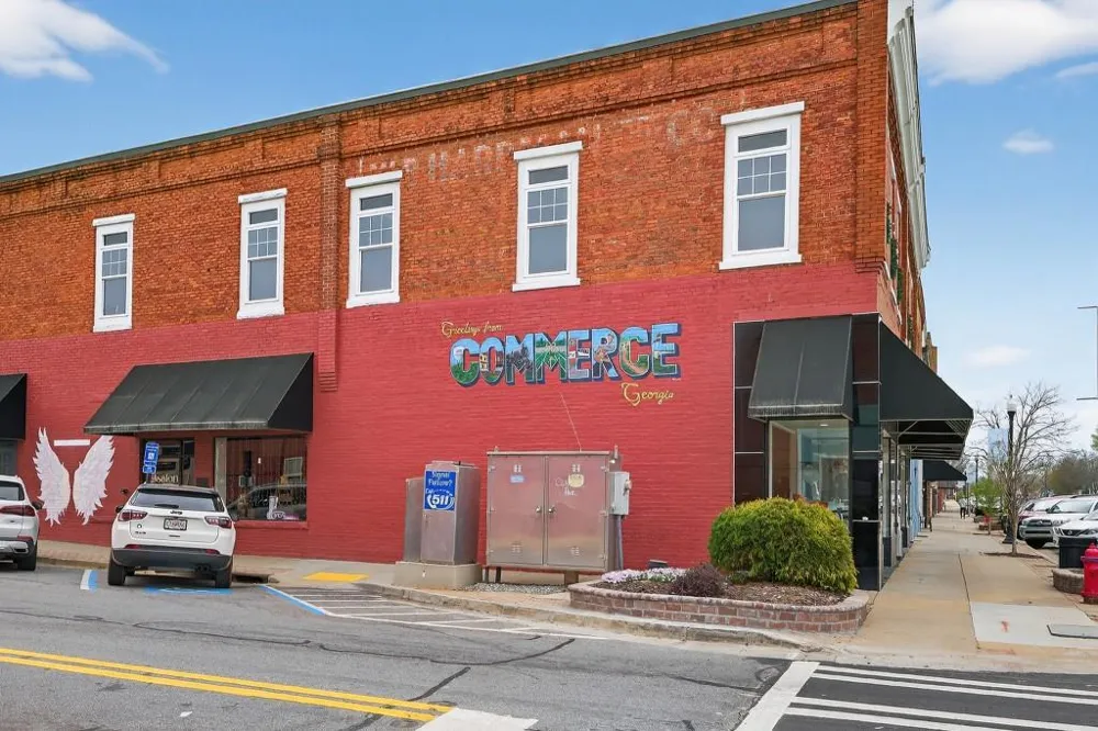 696 530 Madison Street Commerce, GA 30529