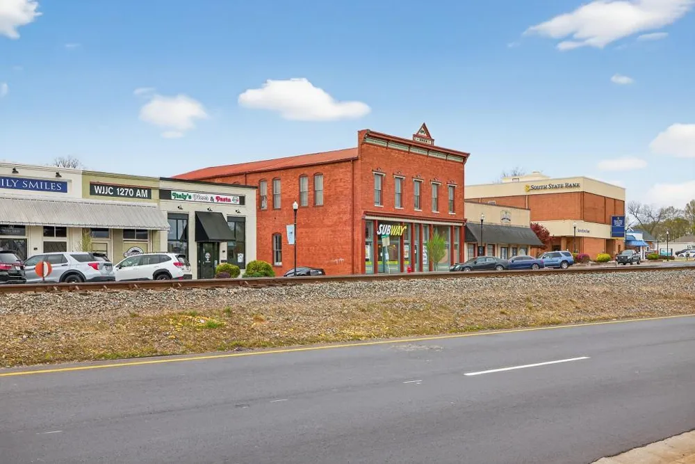 696 530 Madison Street Commerce, GA 30529