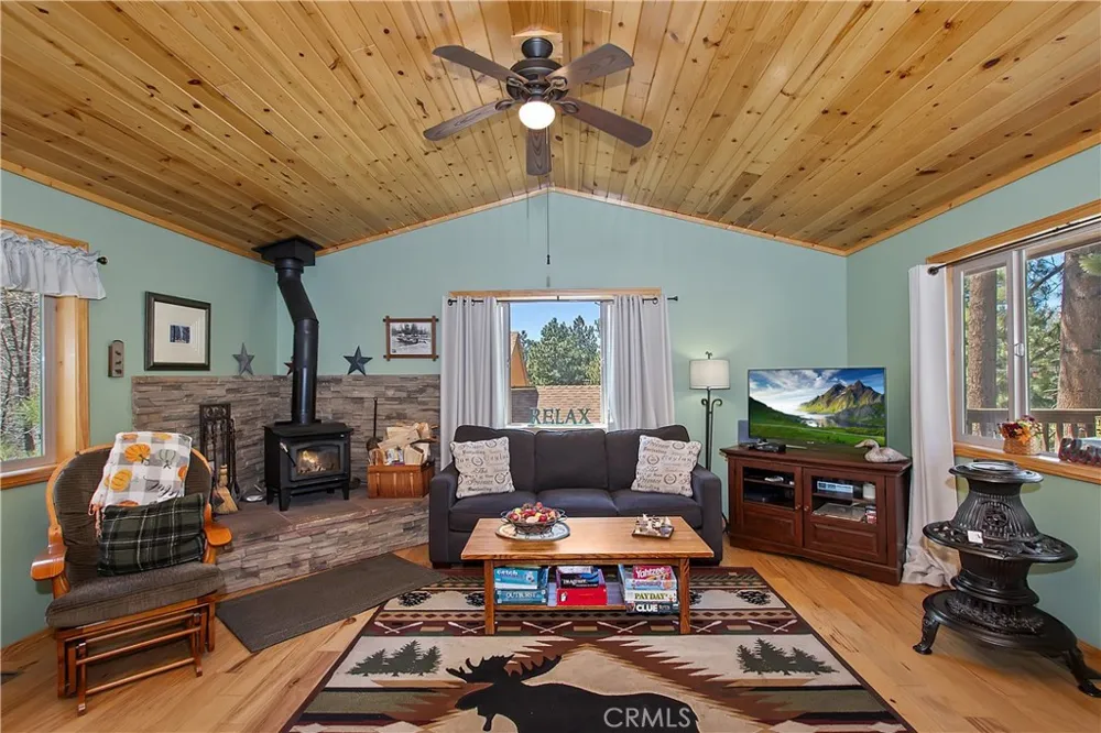 33653 Green Valley Lane Green Valley Lake, CA 92341