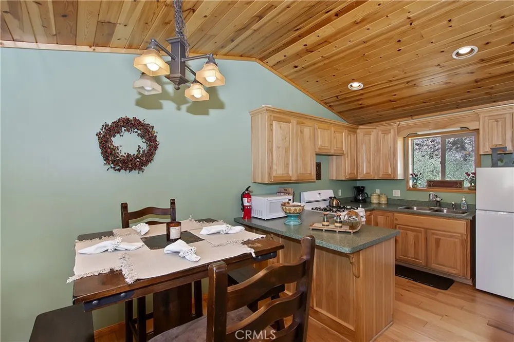 33653 Green Valley Lane Green Valley Lake, CA 92341