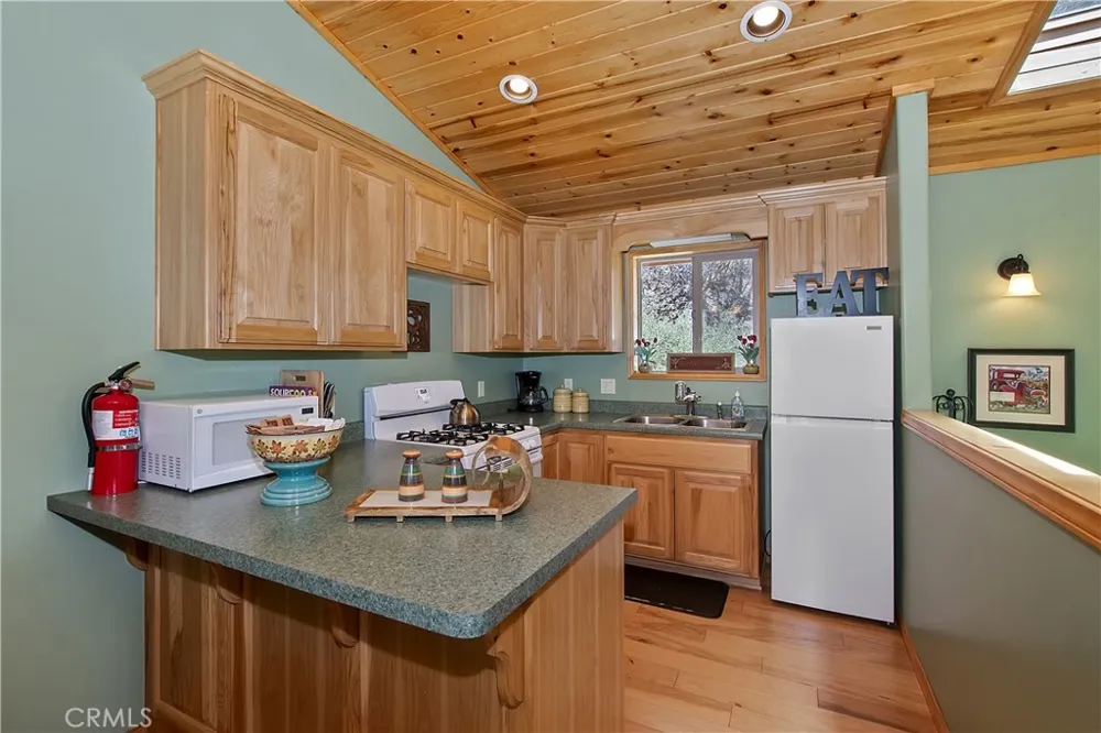 33653 Green Valley Lane Green Valley Lake, CA 92341