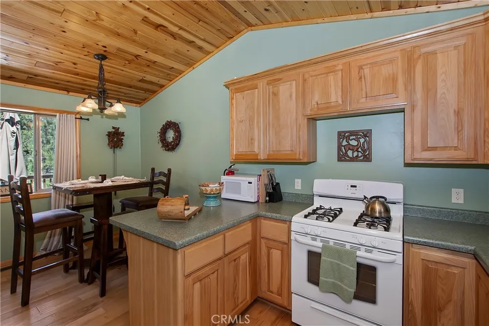 33653 Green Valley Lane Green Valley Lake, CA 92341