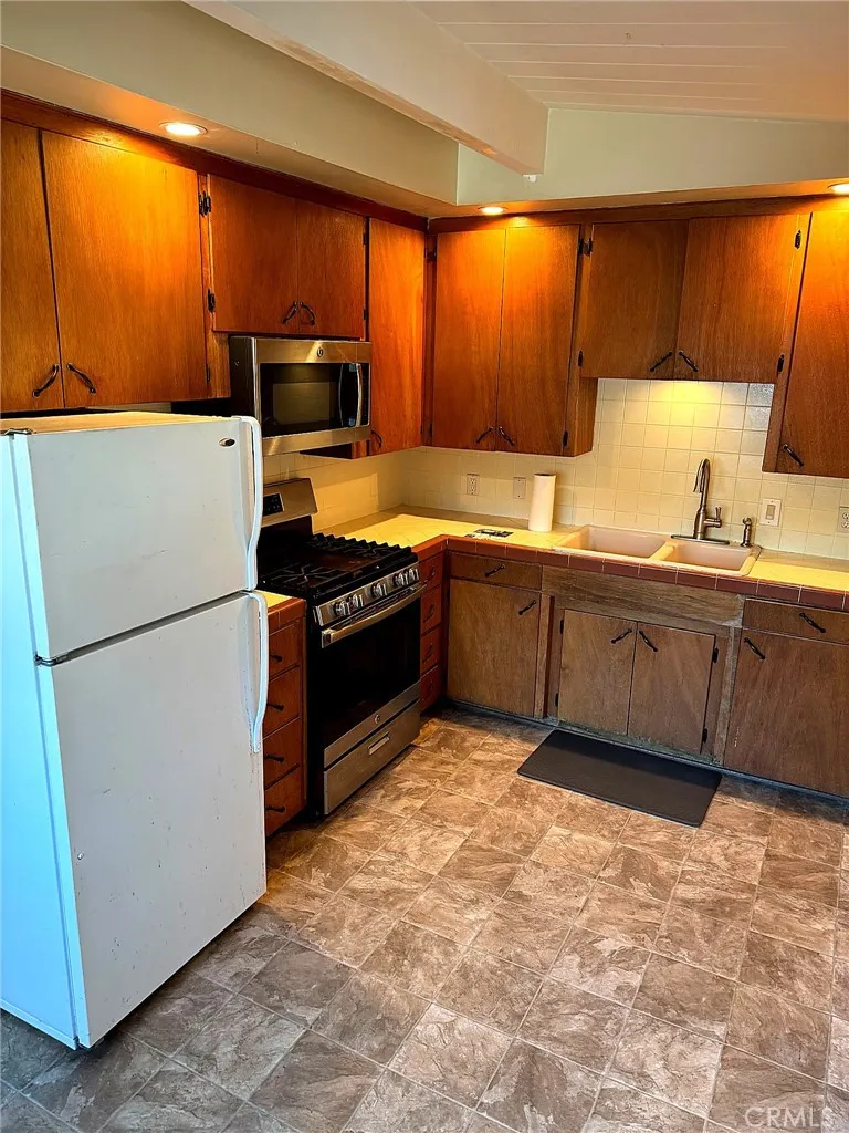 460 Jamaica Morro Bay, CA 93442