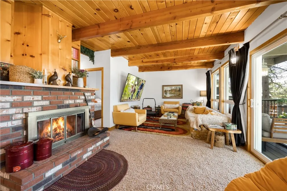 39563 Raccoon Drive Fawnskin, CA 92333
