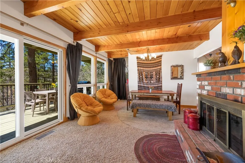 39563 Raccoon Drive Fawnskin, CA 92333