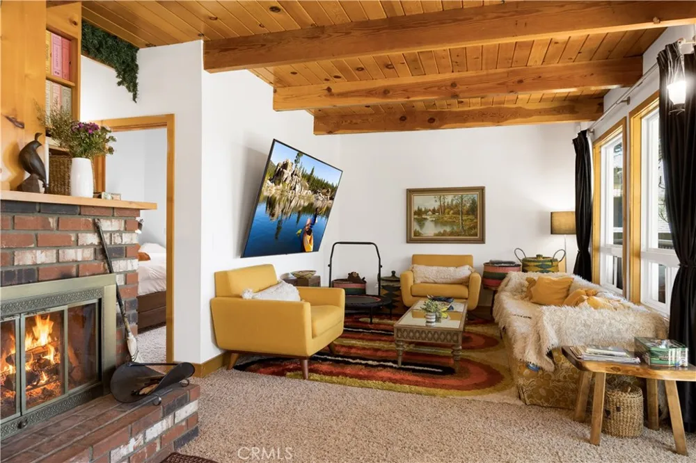 39563 Raccoon Drive Fawnskin, CA 92333