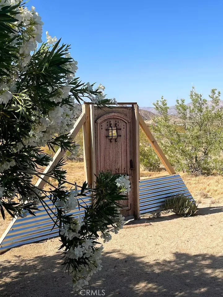 4319 Dusty Mile Road Landers, CA 92285