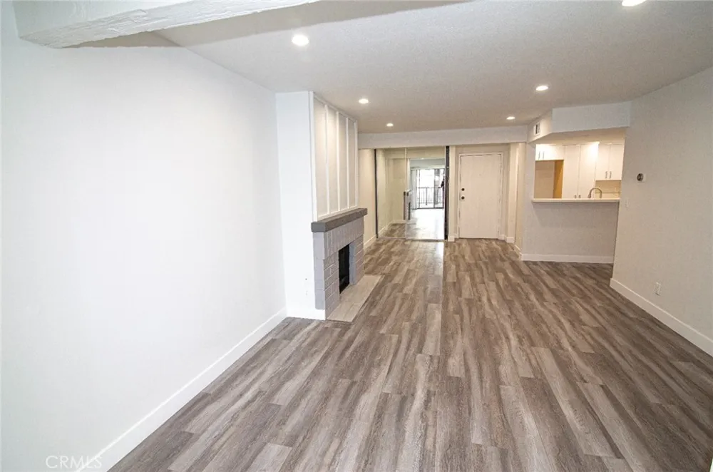 6275 Canoga Avenue #73 Woodland Hills, CA 91367