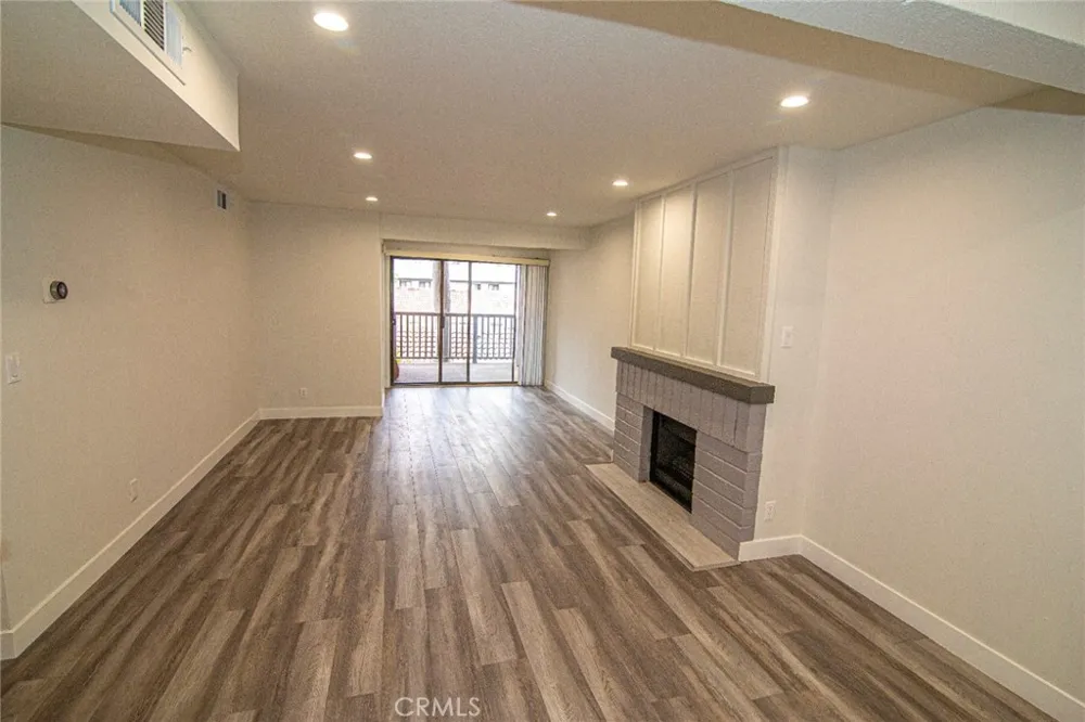 6275 Canoga Avenue #73 Woodland Hills, CA 91367