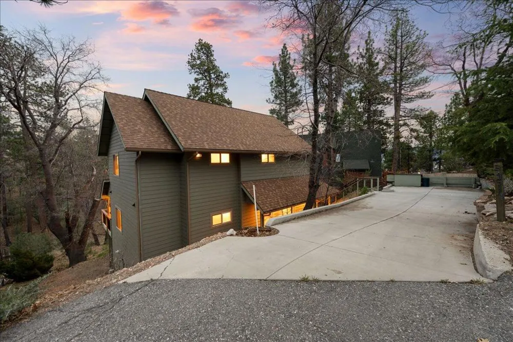 39517 Cline Miller Place Fawnskin, CA 92333