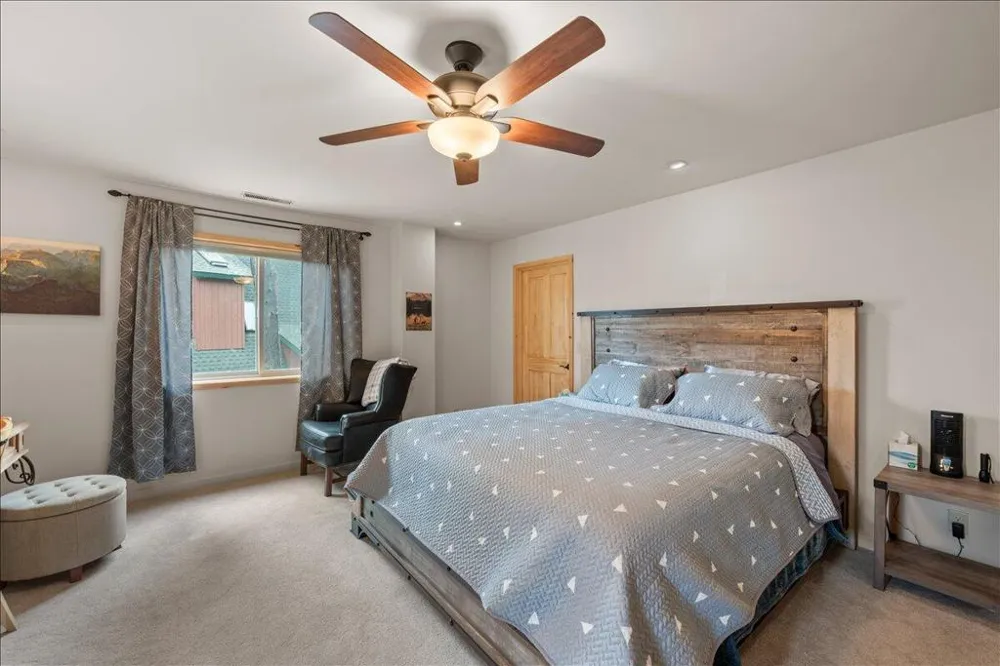39517 Cline Miller Place Fawnskin, CA 92333