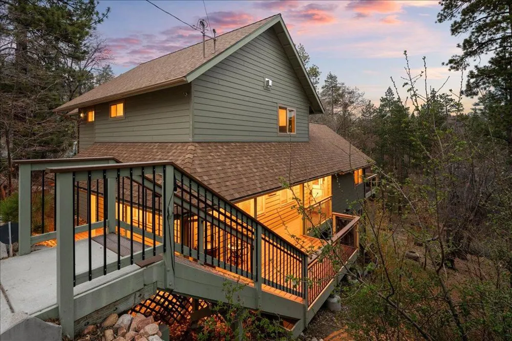 39517 Cline Miller Place Fawnskin, CA 92333