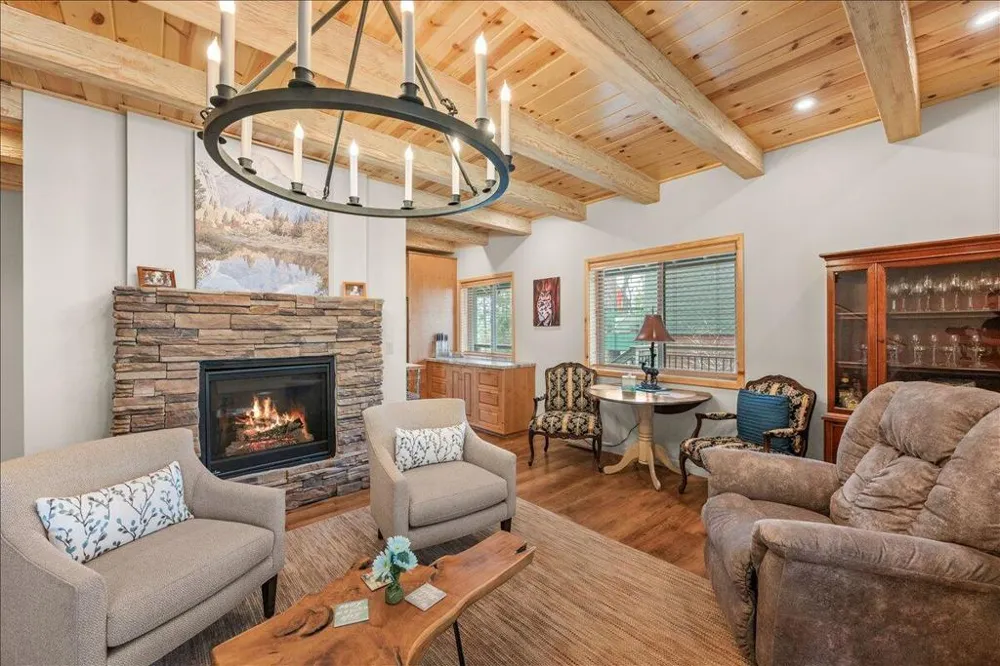 39517 Cline Miller Place Fawnskin, CA 92333
