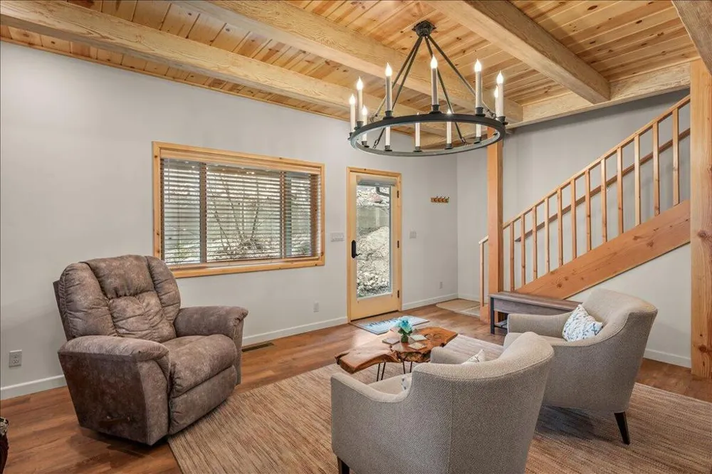 39517 Cline Miller Place Fawnskin, CA 92333