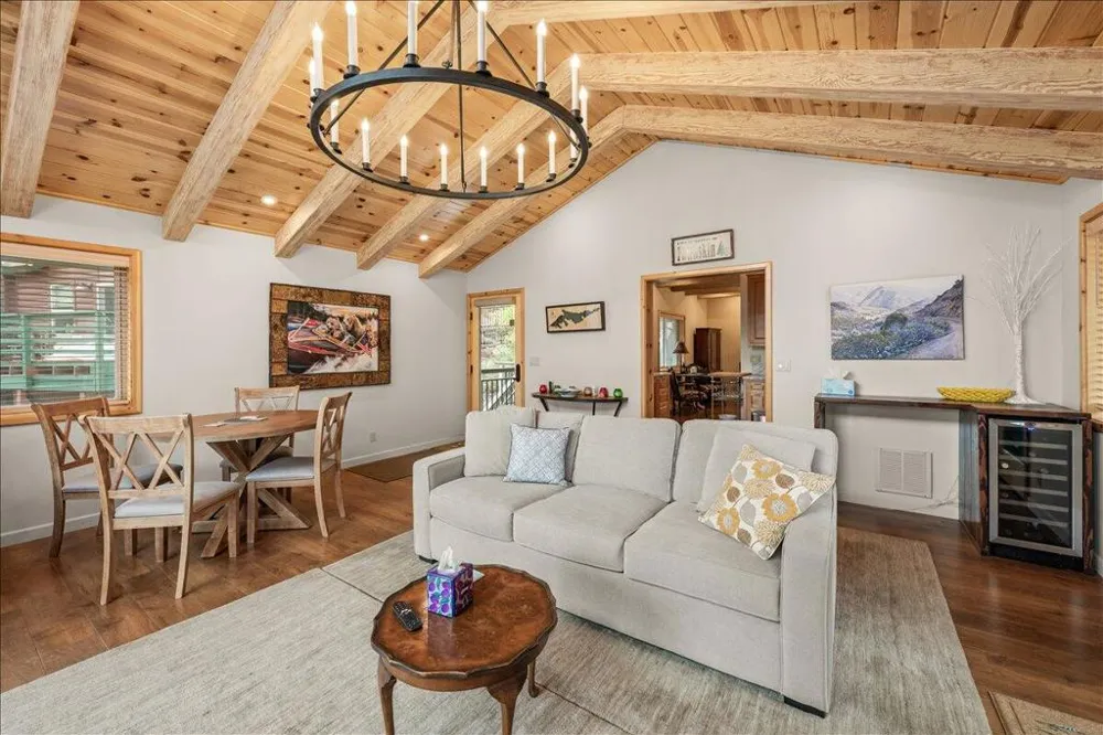 39517 Cline Miller Place Fawnskin, CA 92333
