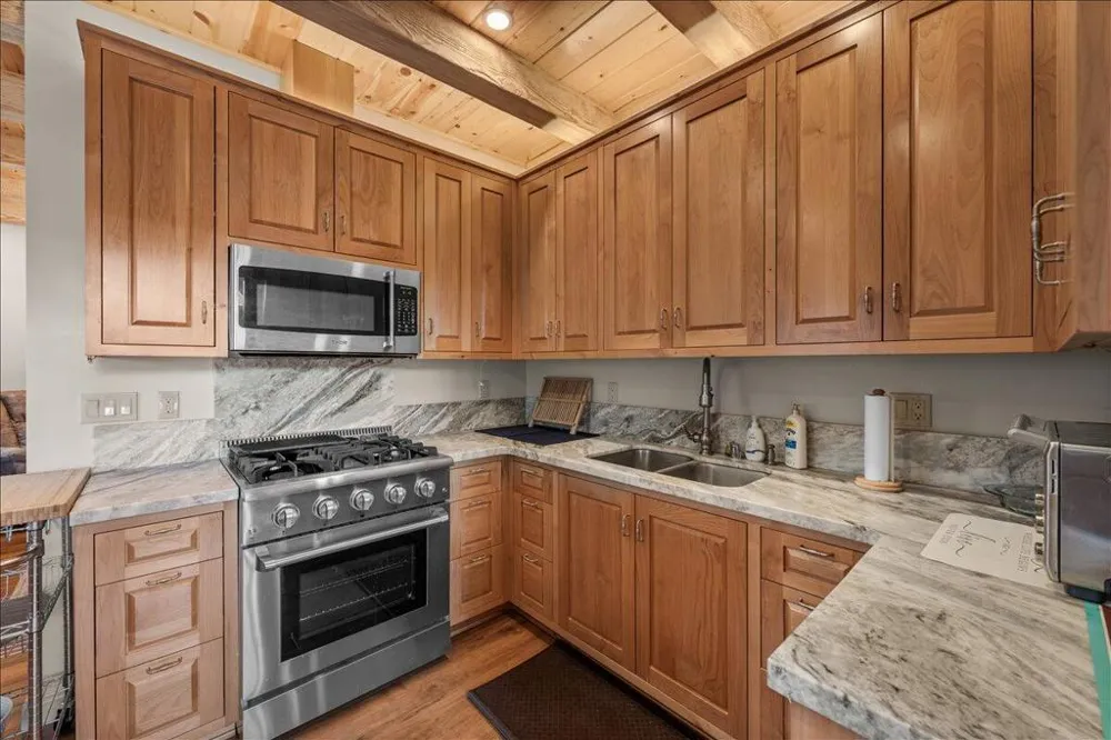 39517 Cline Miller Place Fawnskin, CA 92333
