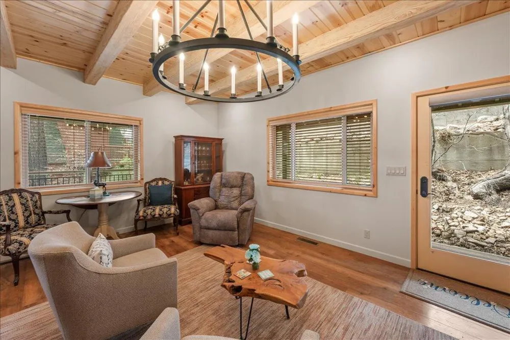 39517 Cline Miller Place Fawnskin, CA 92333