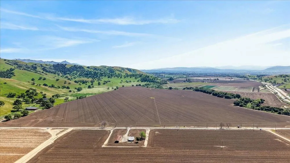 Walnut Avenue Gilroy, CA 95020