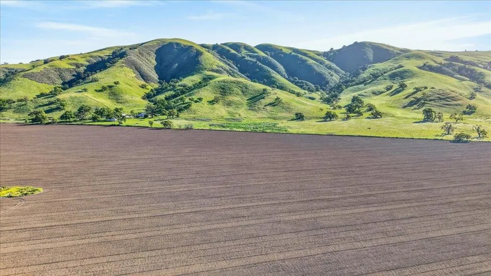 Walnut Avenue Gilroy, CA 95020