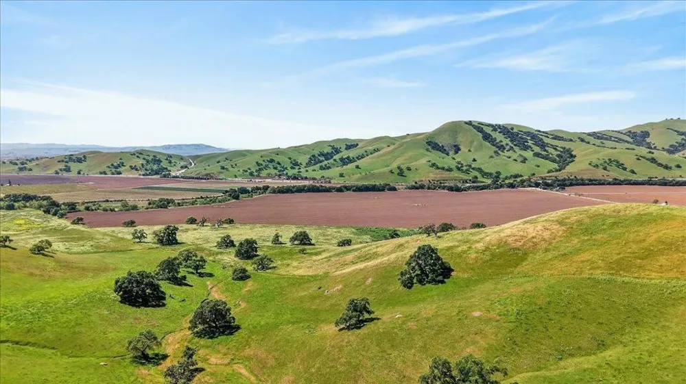 Walnut Avenue Gilroy, CA 95020