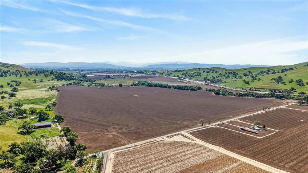 Walnut Avenue Gilroy, CA 95020