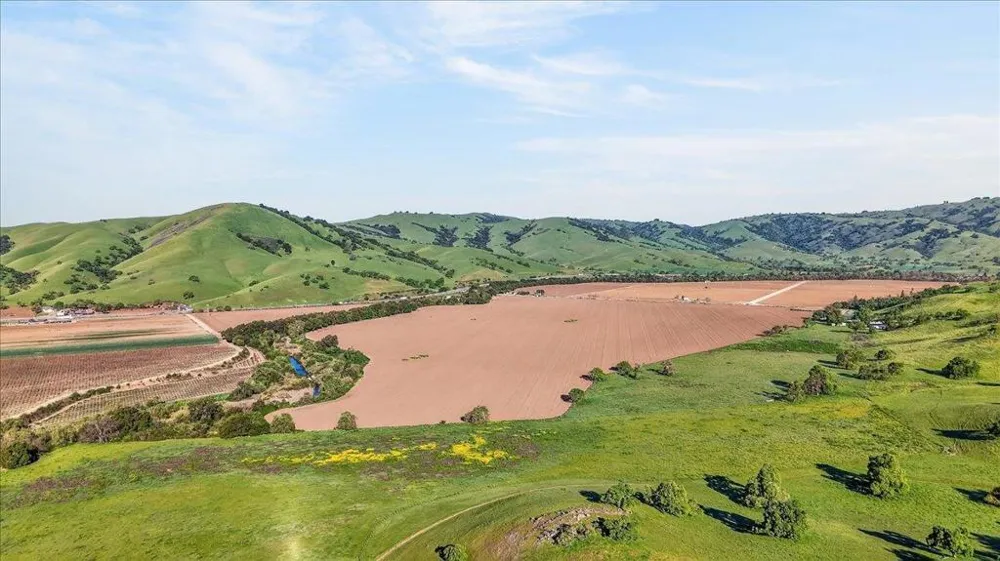 Walnut Avenue Gilroy, CA 95020