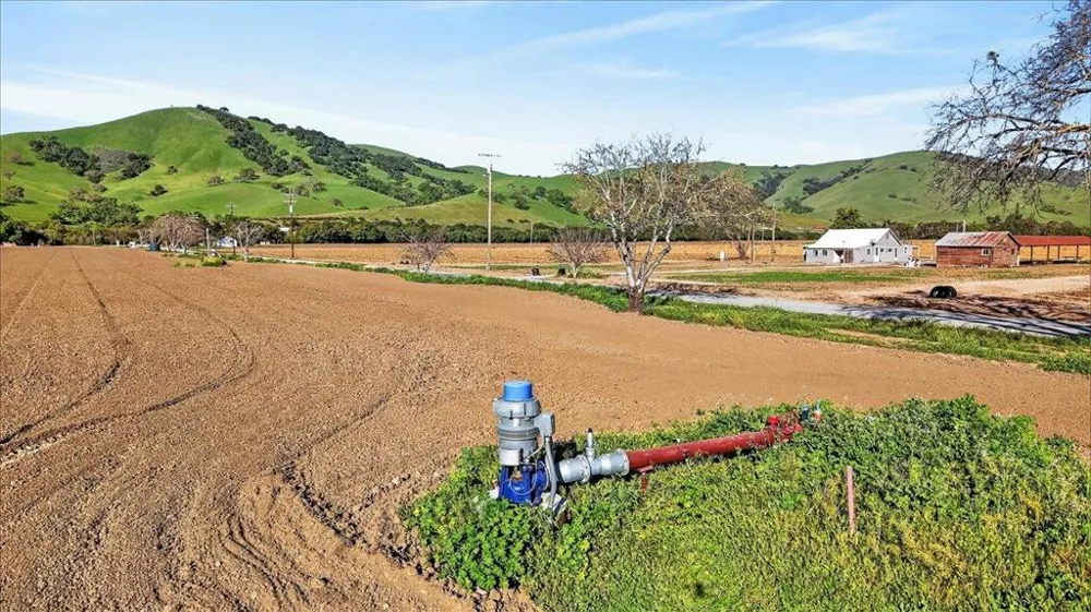 Walnut Avenue Gilroy, CA 95020