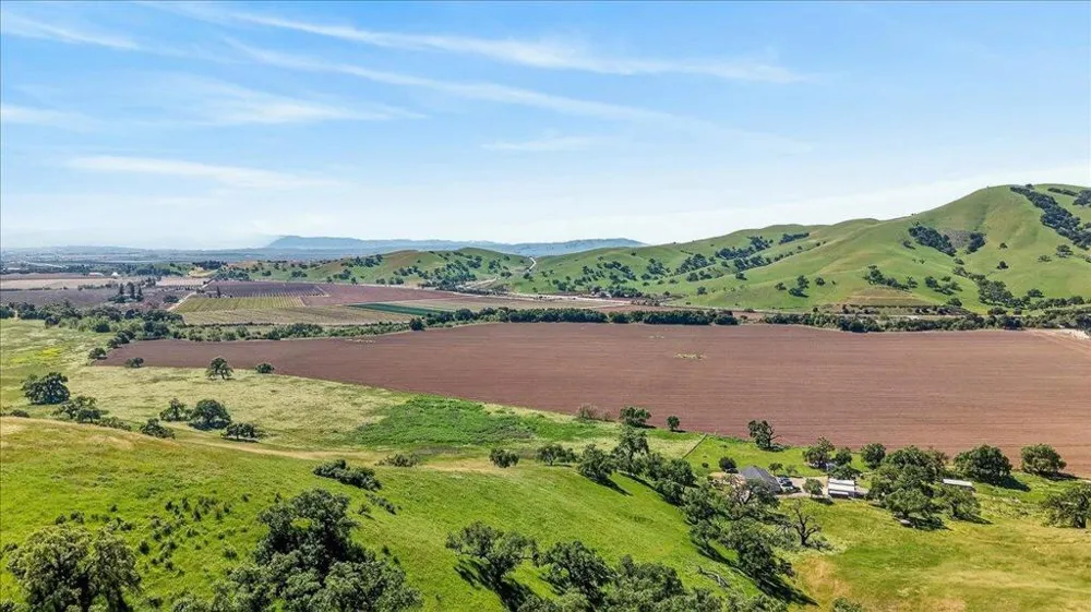 Walnut Avenue Gilroy, CA 95020