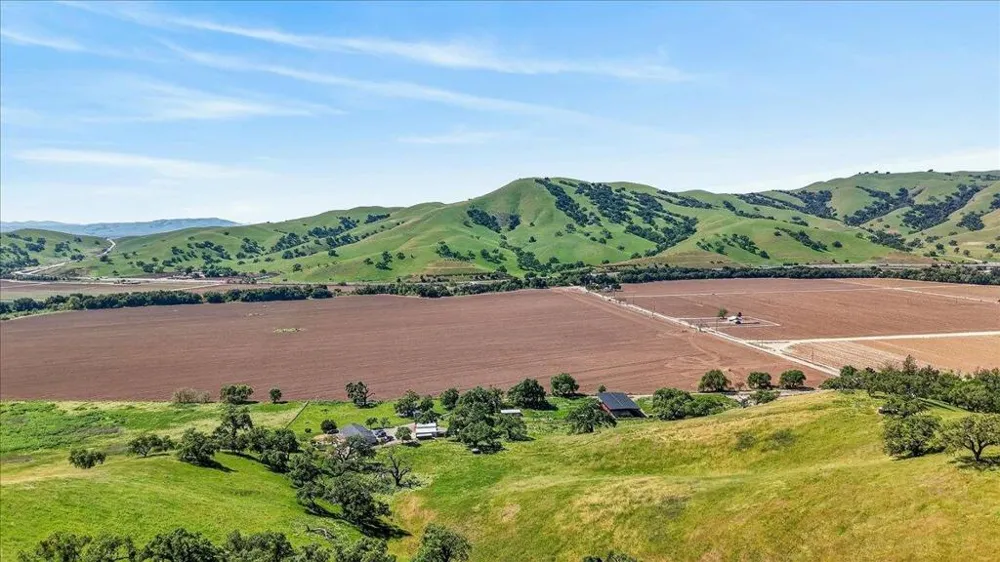 Walnut Avenue Gilroy, CA 95020