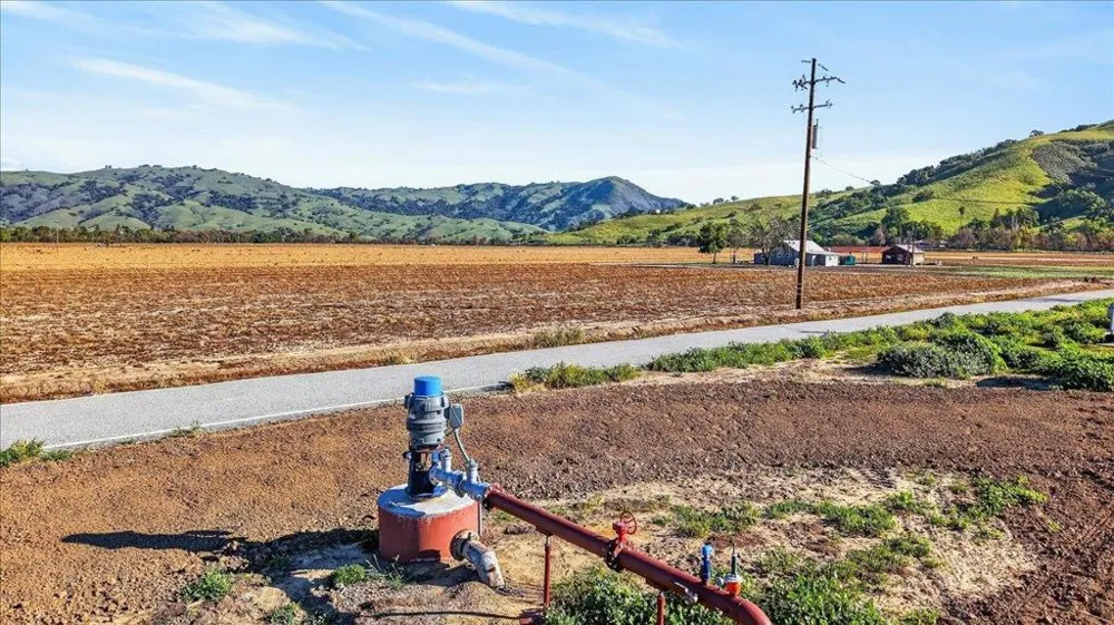 Walnut Avenue Gilroy, CA 95020