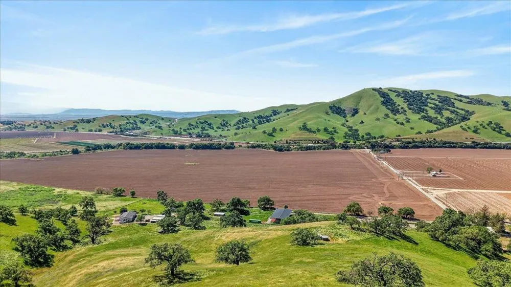 Walnut Avenue Gilroy, CA 95020