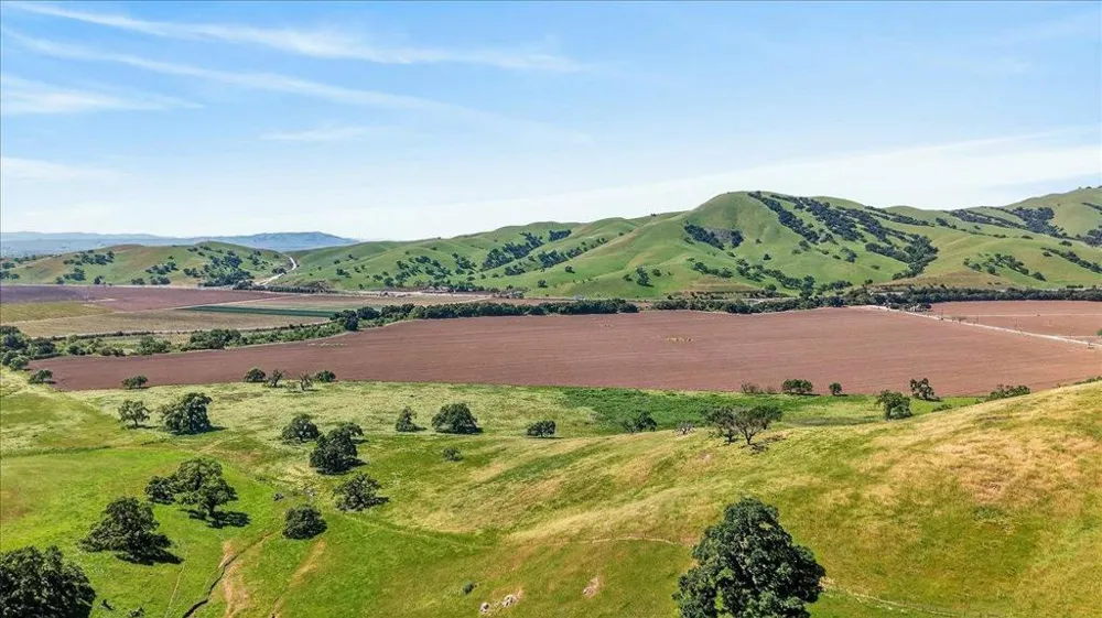 Walnut Avenue Gilroy, CA 95020
