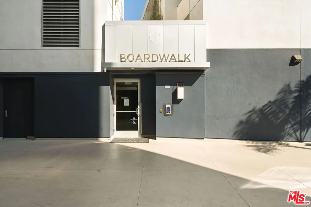 3119 Via Dolce #302 Marina del Rey, CA 90292