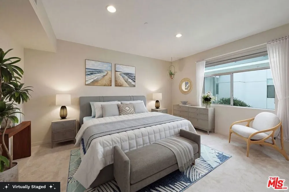 3119 Via Dolce #302 Marina del Rey, CA 90292