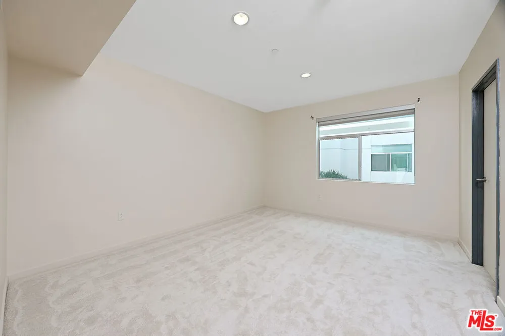 3119 Via Dolce #302 Marina del Rey, CA 90292