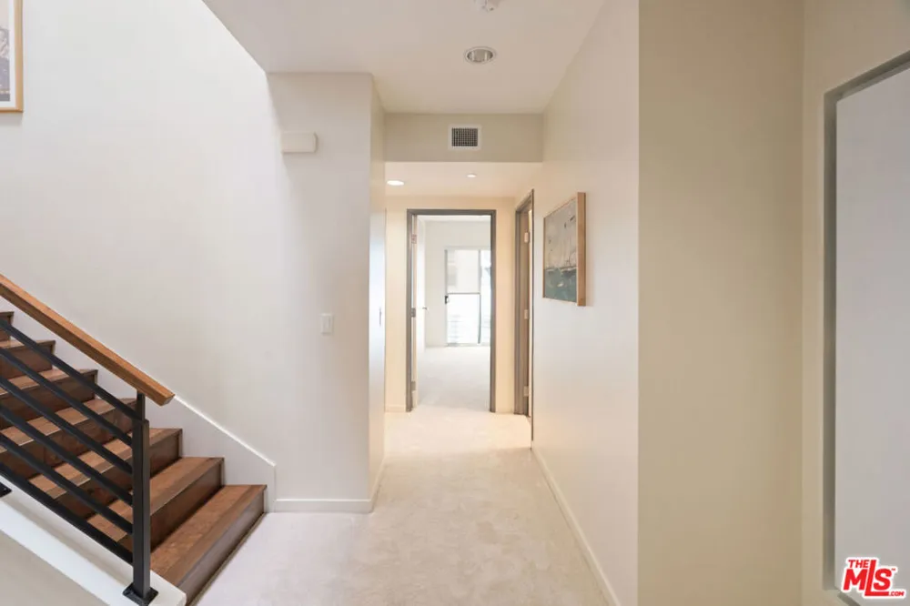 3119 Via Dolce #302 Marina del Rey, CA 90292