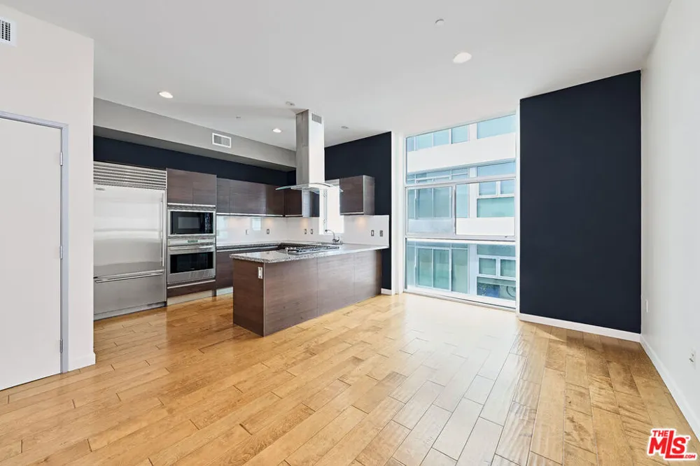 3119 Via Dolce #302 Marina del Rey, CA 90292