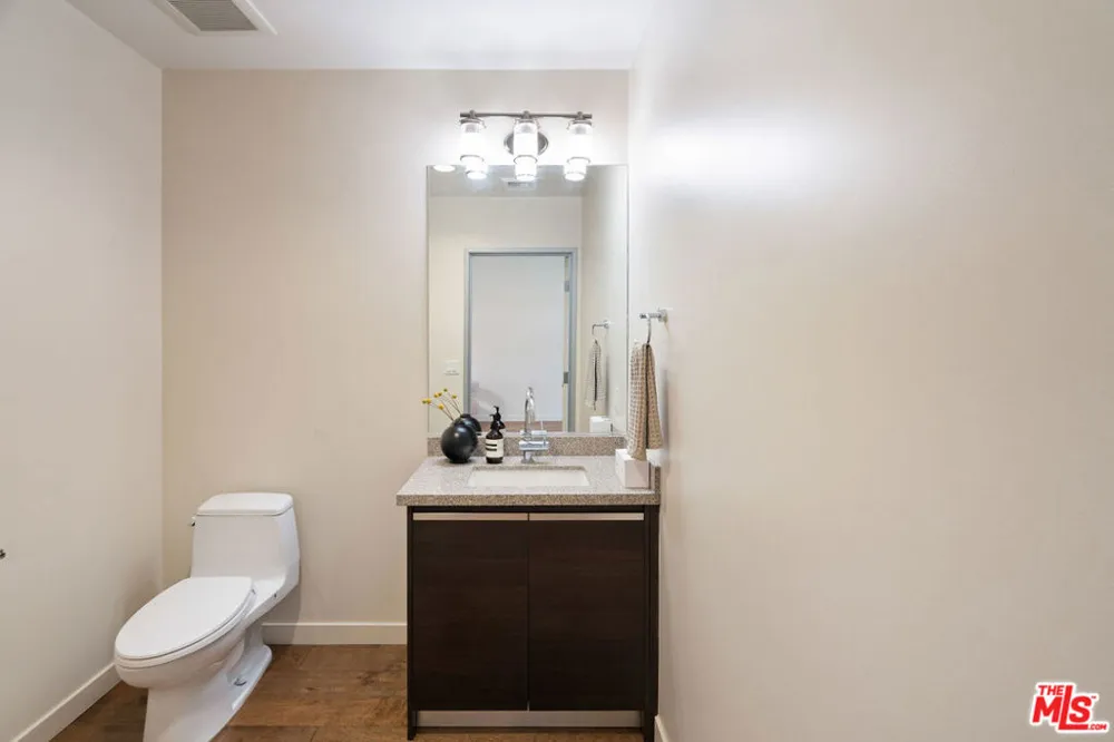 3119 Via Dolce #302 Marina del Rey, CA 90292
