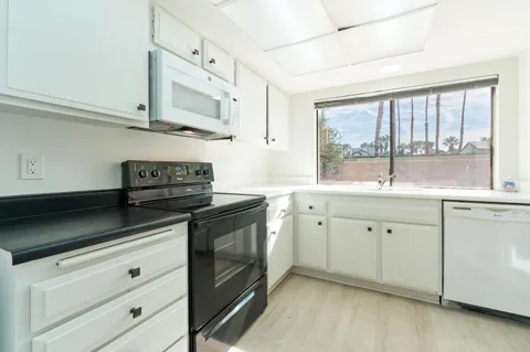 2420 Los Coyotes Drive