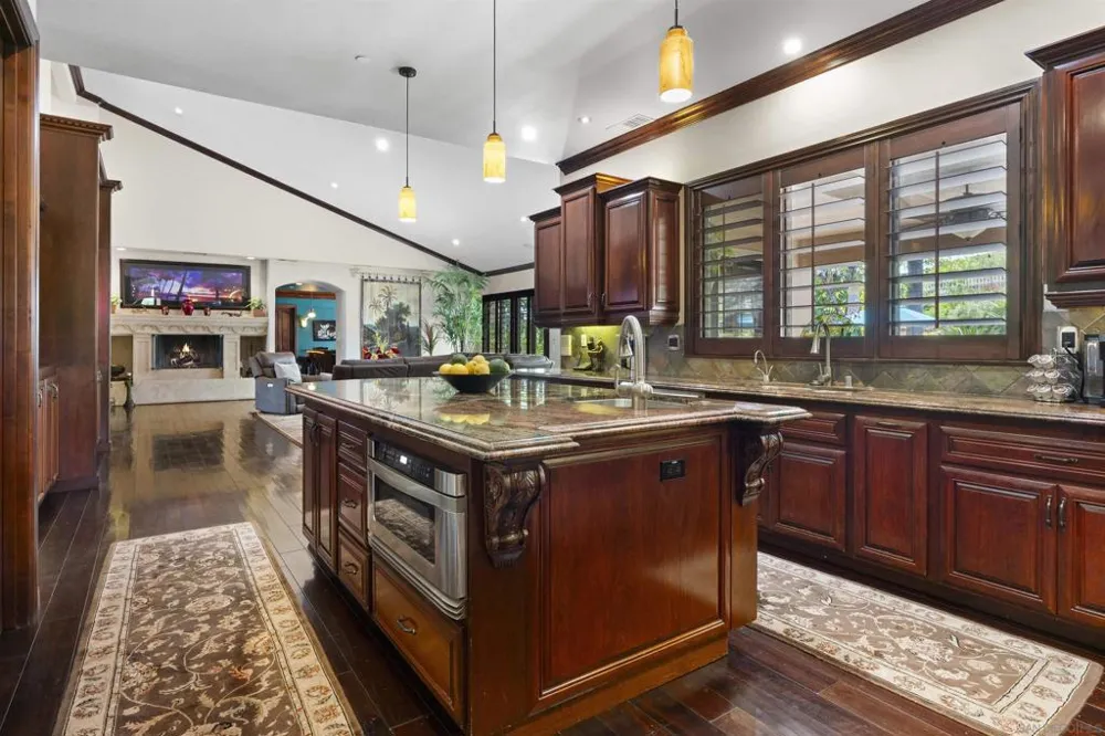 2882 Conestoga Circle Alpine, CA 91901