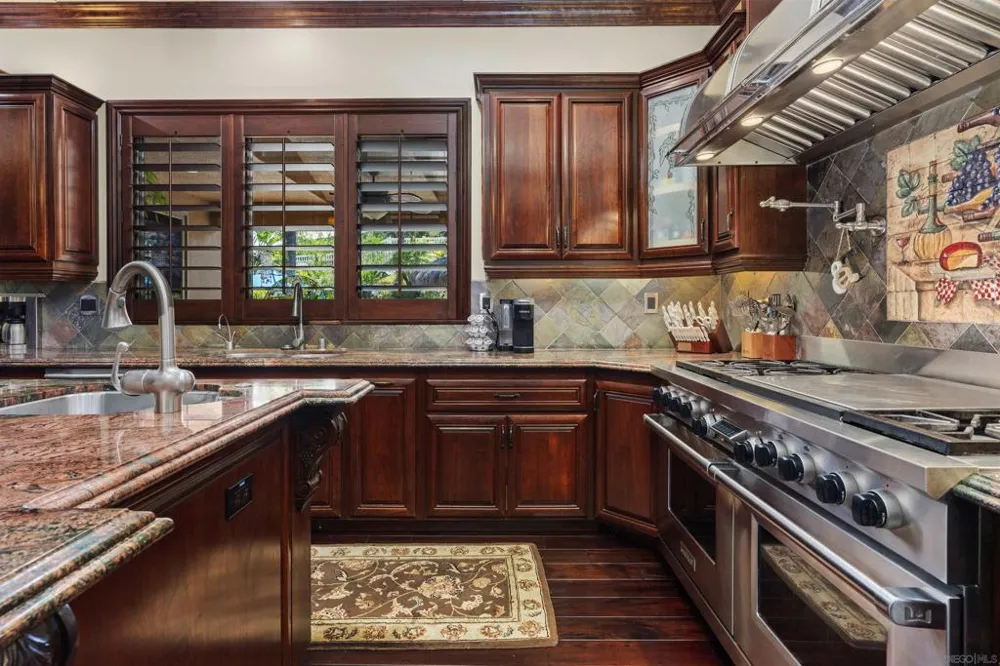 2882 Conestoga Circle Alpine, CA 91901