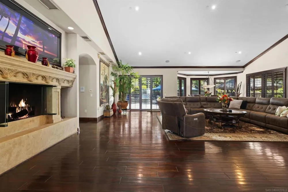 2882 Conestoga Circle Alpine, CA 91901