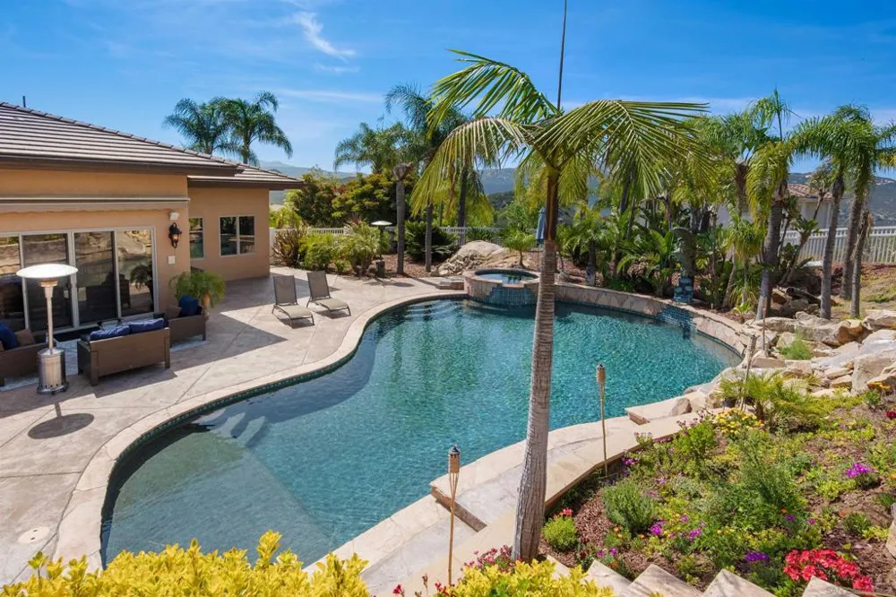 2882 Conestoga Circle Alpine, CA 91901