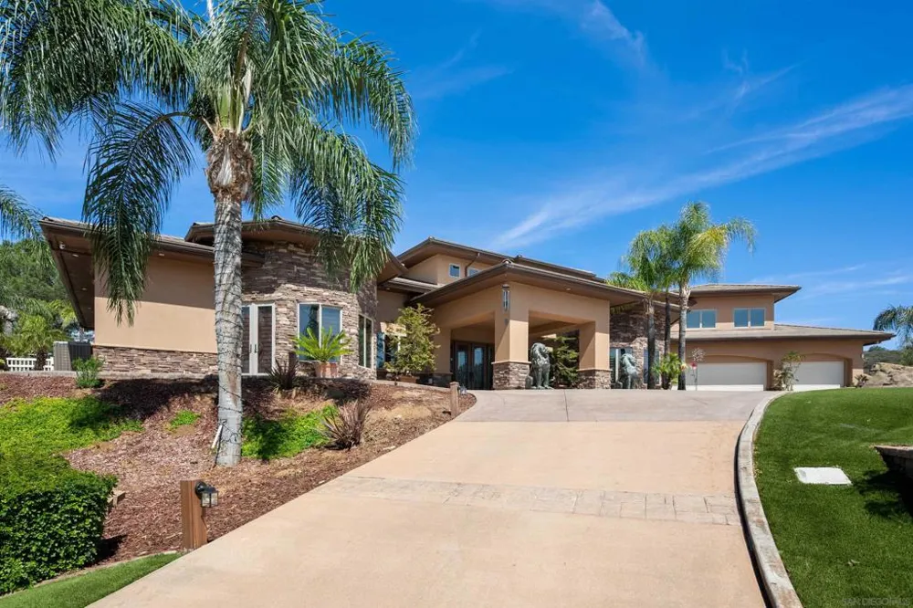 2882 Conestoga Circle Alpine, CA 91901